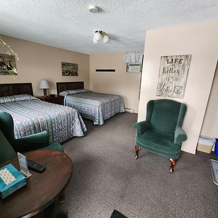 Dwight Village Motel Buitenkant foto