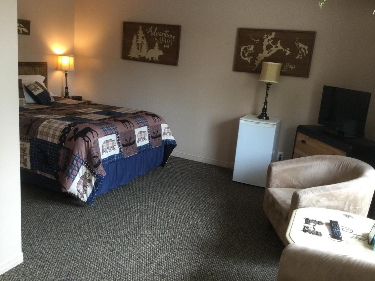 Dwight Village Motel Buitenkant foto