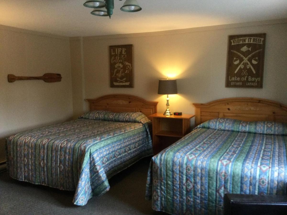 Dwight Village Motel Buitenkant foto