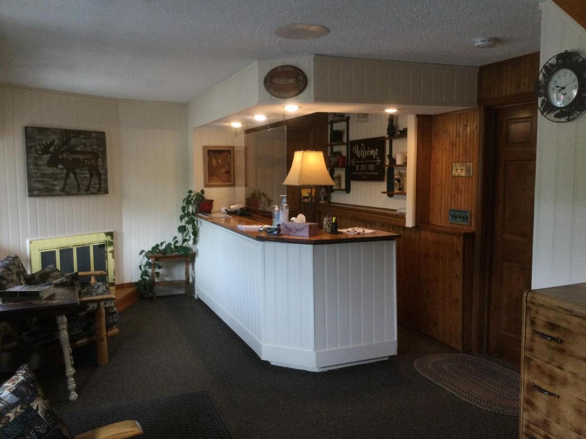 Dwight Village Motel Buitenkant foto
