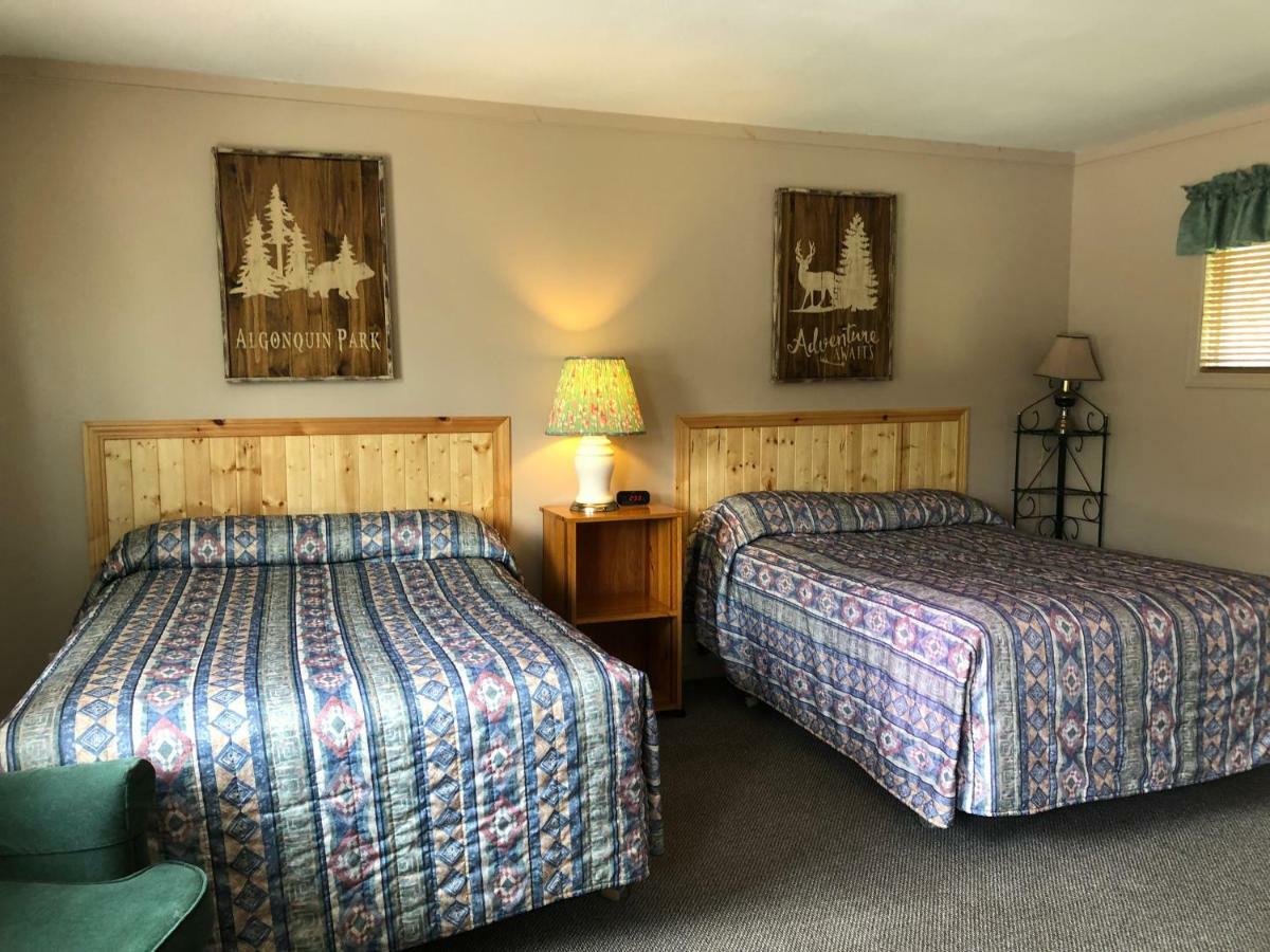 Dwight Village Motel Buitenkant foto
